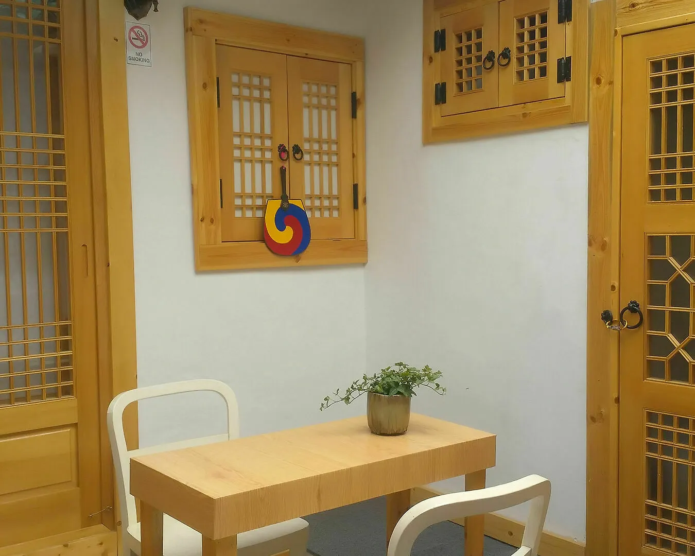 Seoul Lucky Guesthouse Hanok 2*,  South Korea